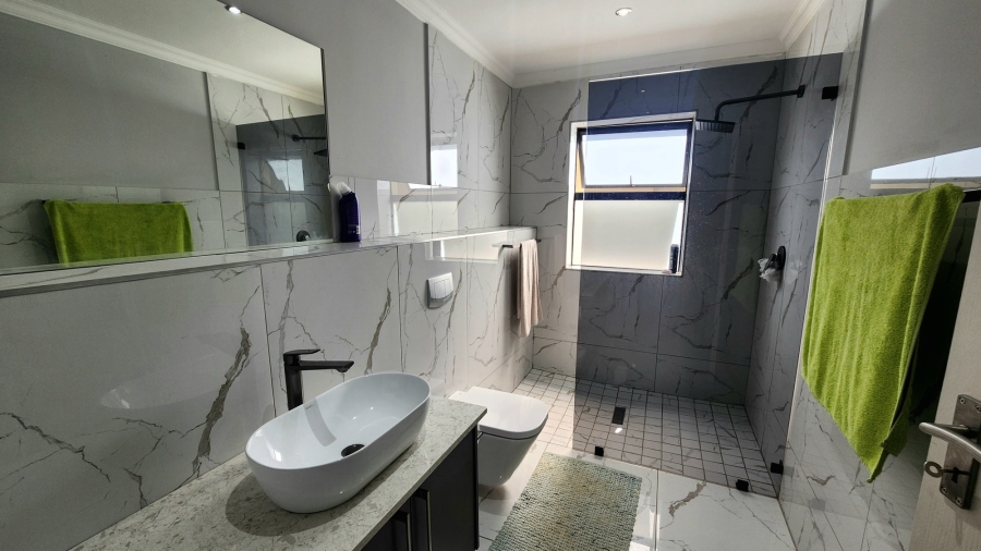 3 Bedroom Property for Sale in Hartenbos Heuwels Western Cape